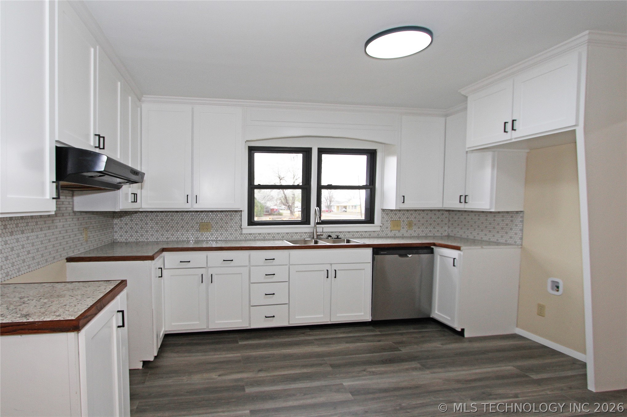 616 S Maple Street Property Photo 16