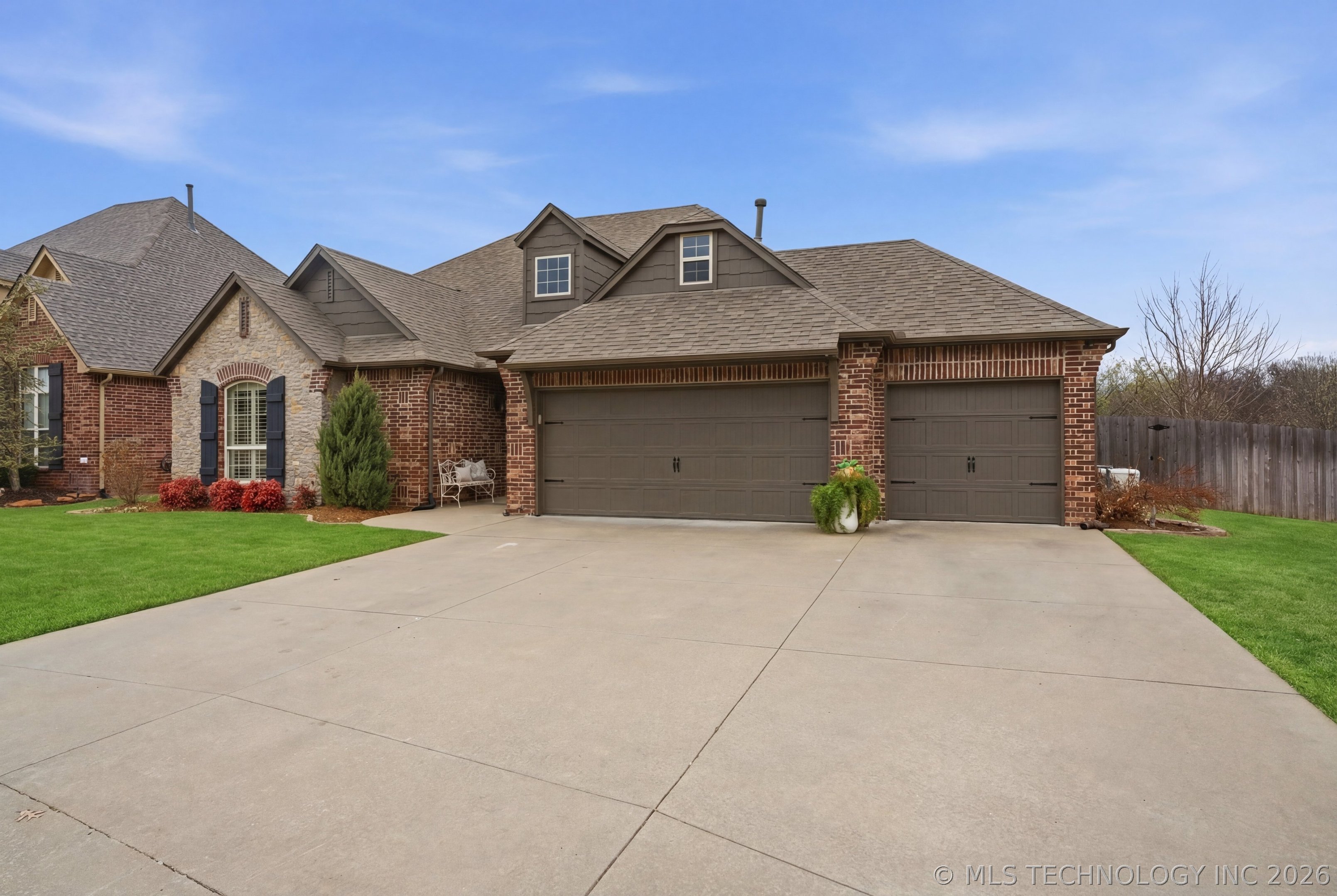 16623 E 47th Street Property Photo 3
