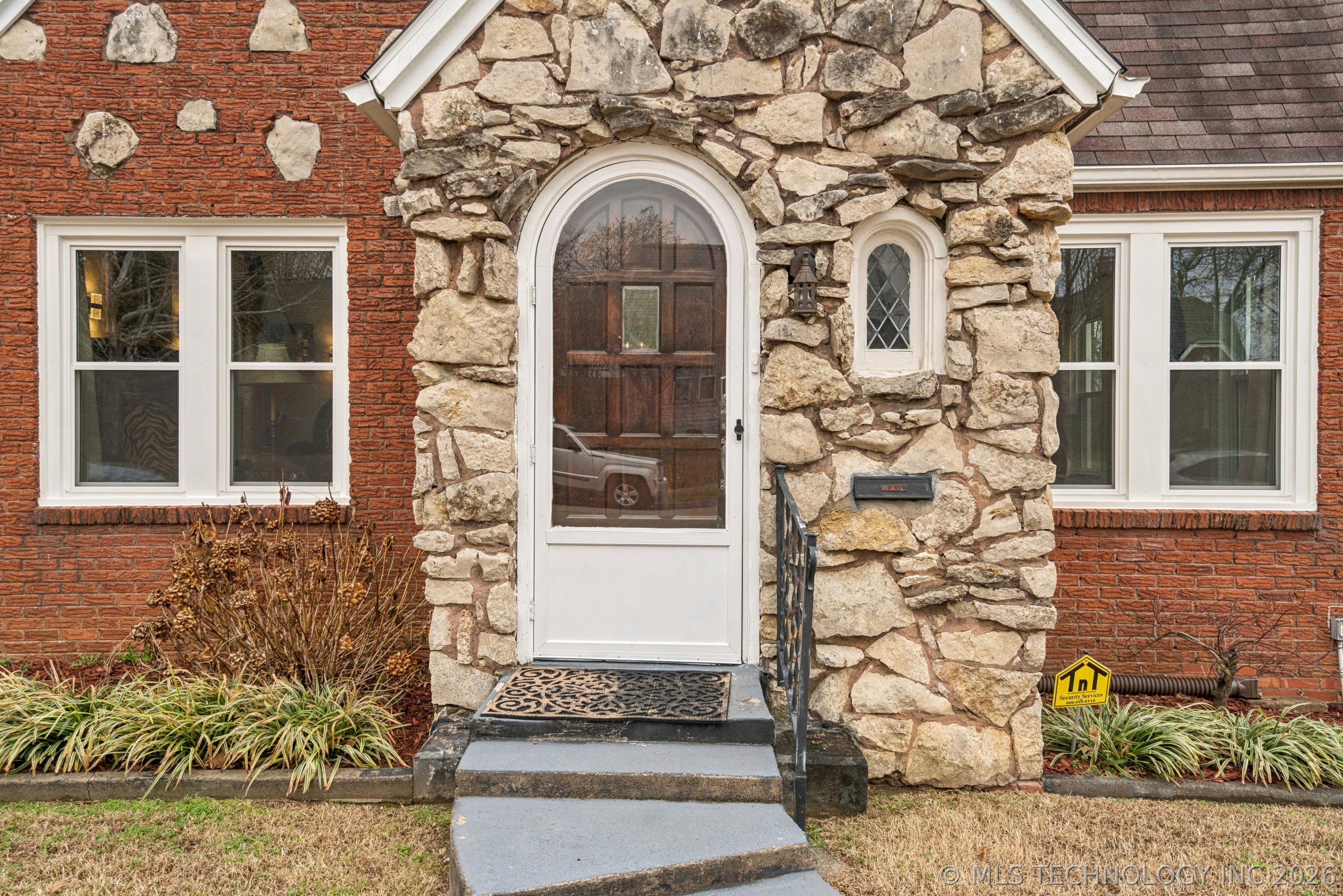 2636 E 14th Street Property Photo 4