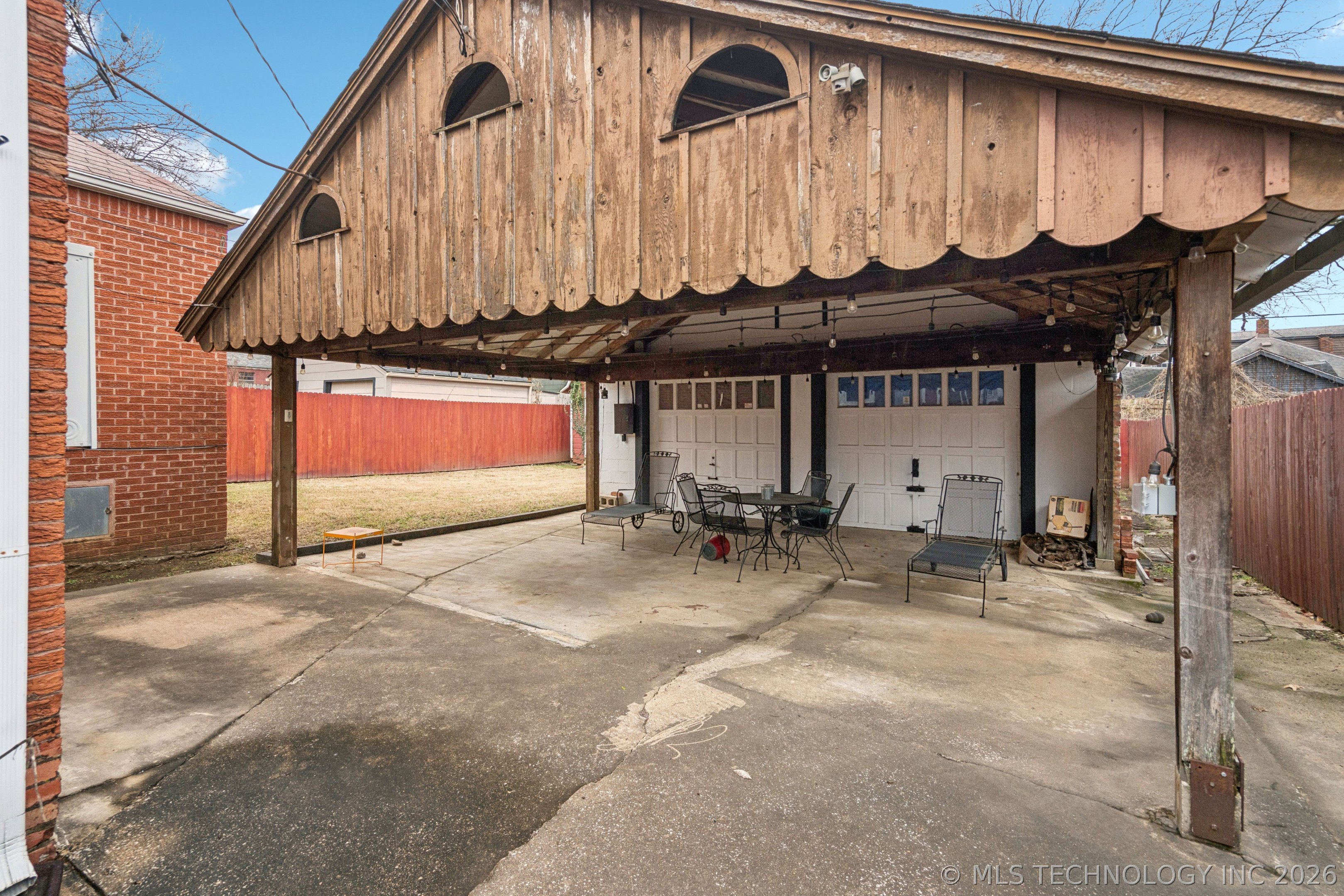 2636 E 14th Street Property Photo 27