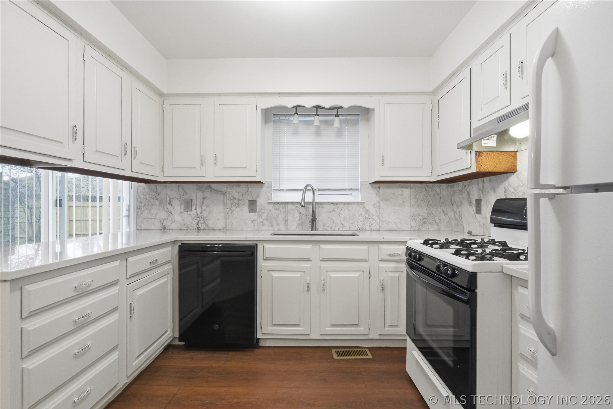 3204 S 128th East Avenue Property Photo 11