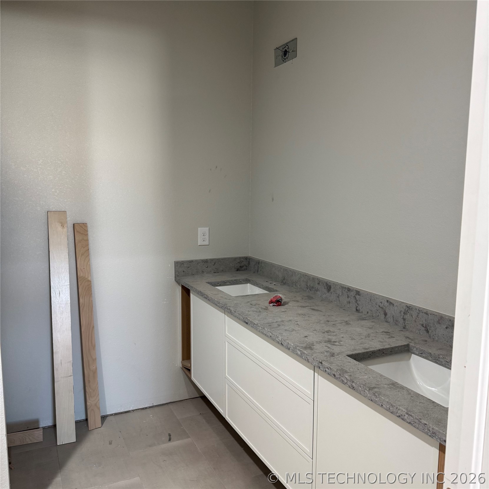 451679 Congressional Property Photo 27