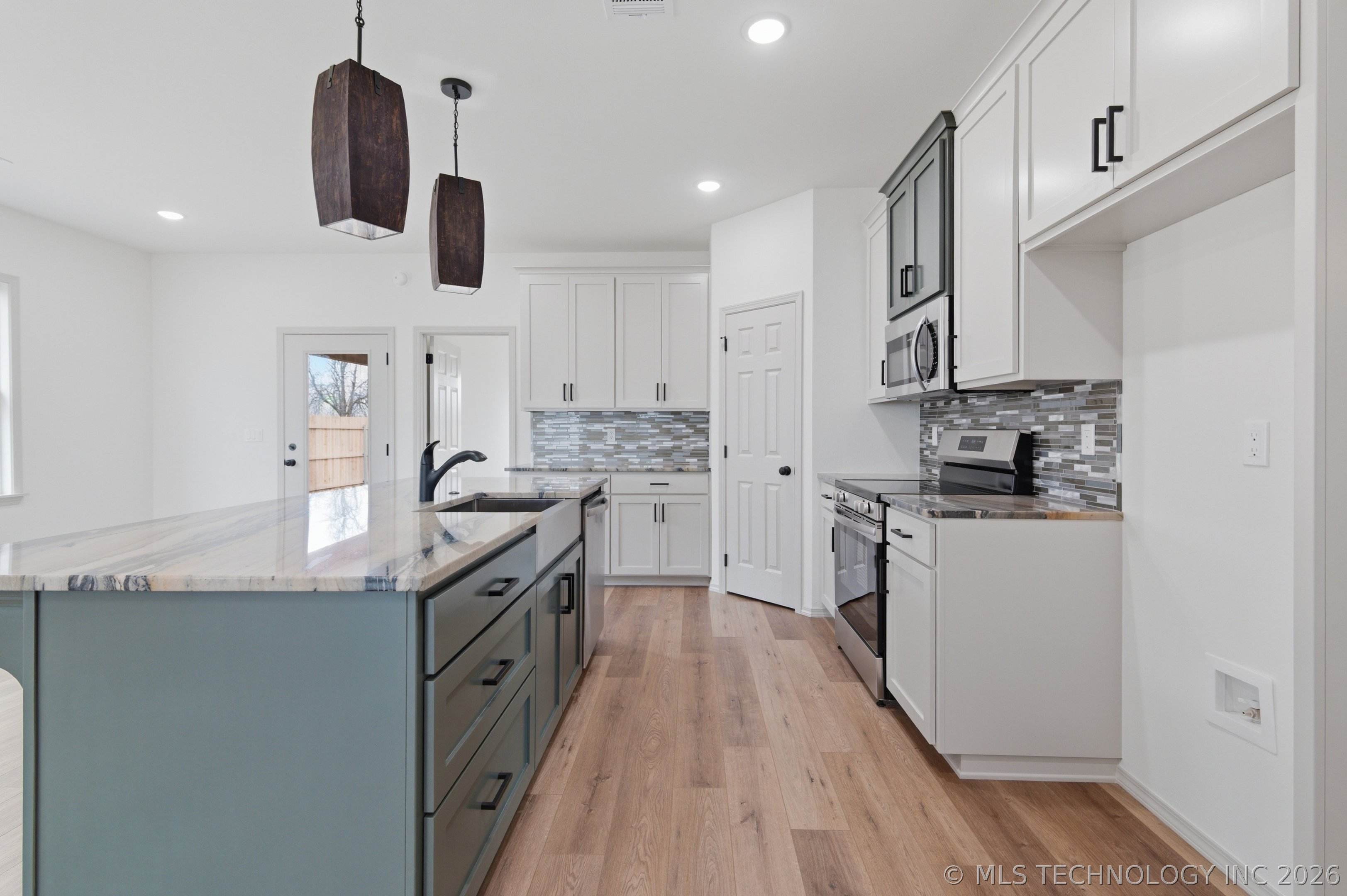 323 A Street Nw Property Photo 8