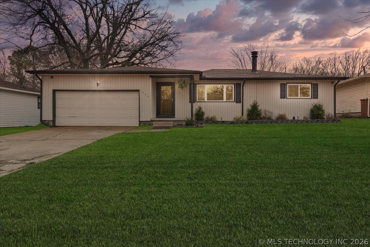 1629 S Date Avenue Property Photo 1