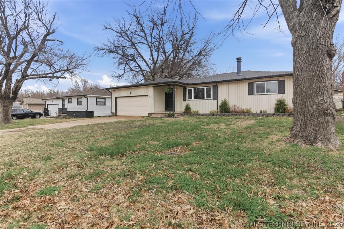 1629 S Date Avenue Property Photo 2