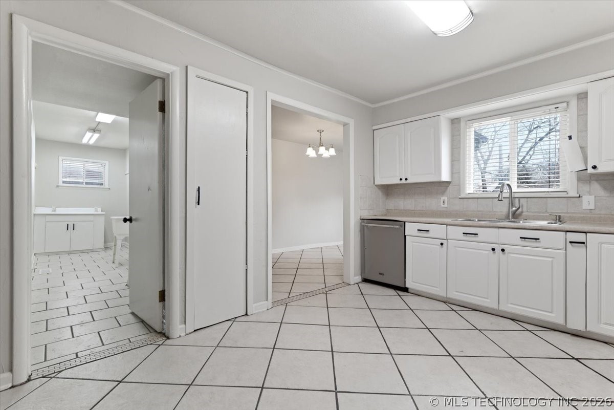 1629 S Date Avenue Property Photo 7