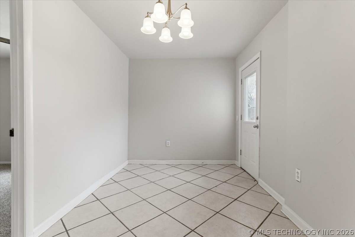 1629 S Date Avenue Property Photo 9