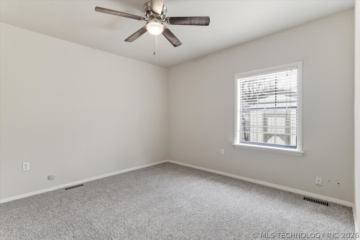 1629 S Date Avenue Property Photo 10