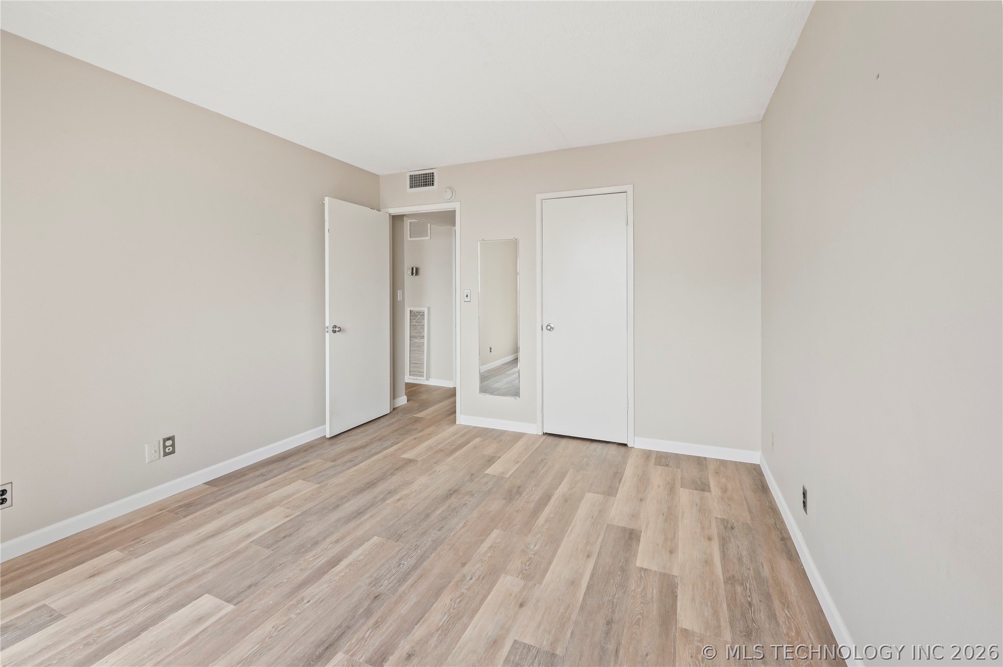450 W 7th Street 807 Property Photo 12