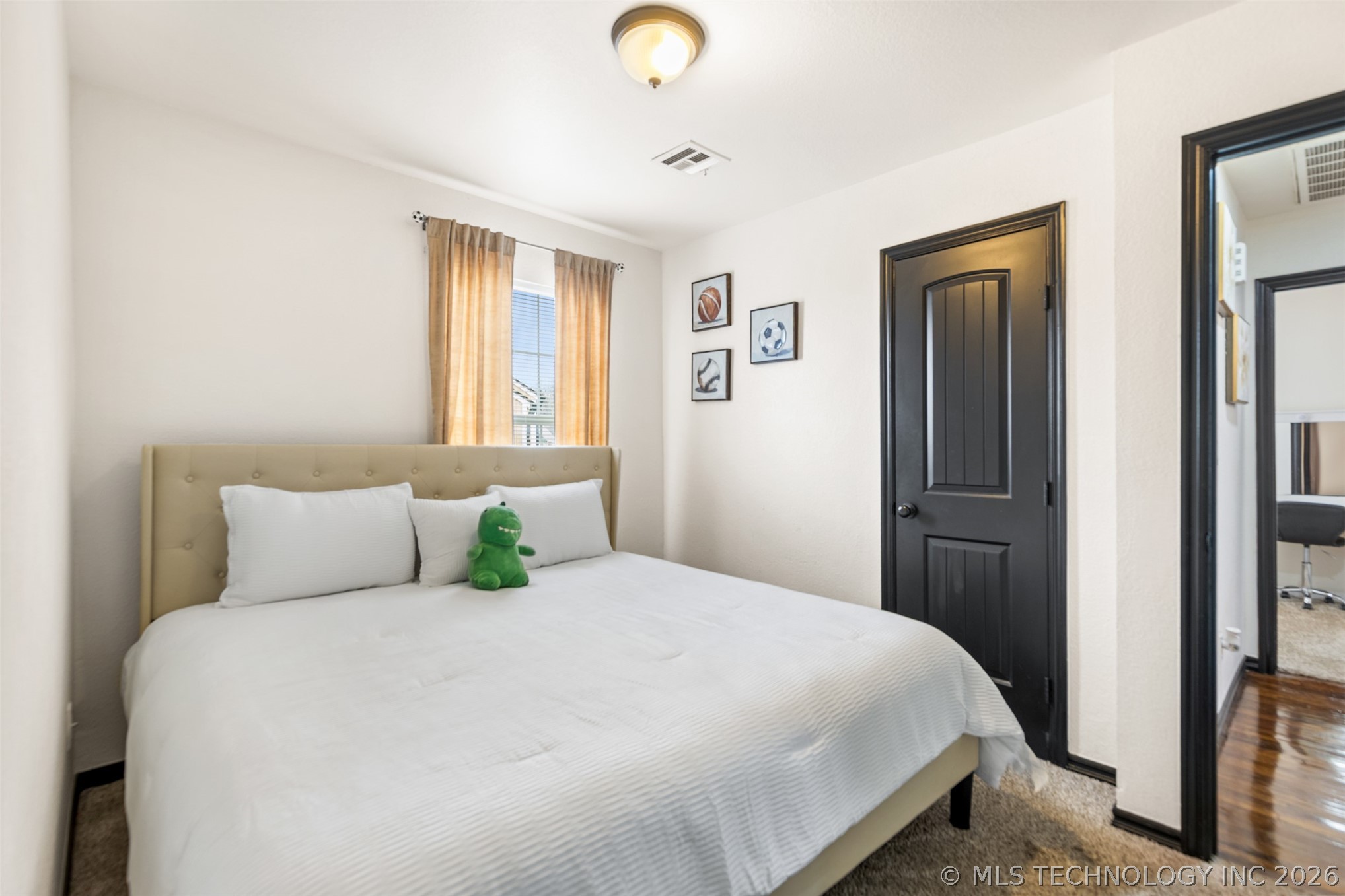 5911 E Reading Street Property Photo 10