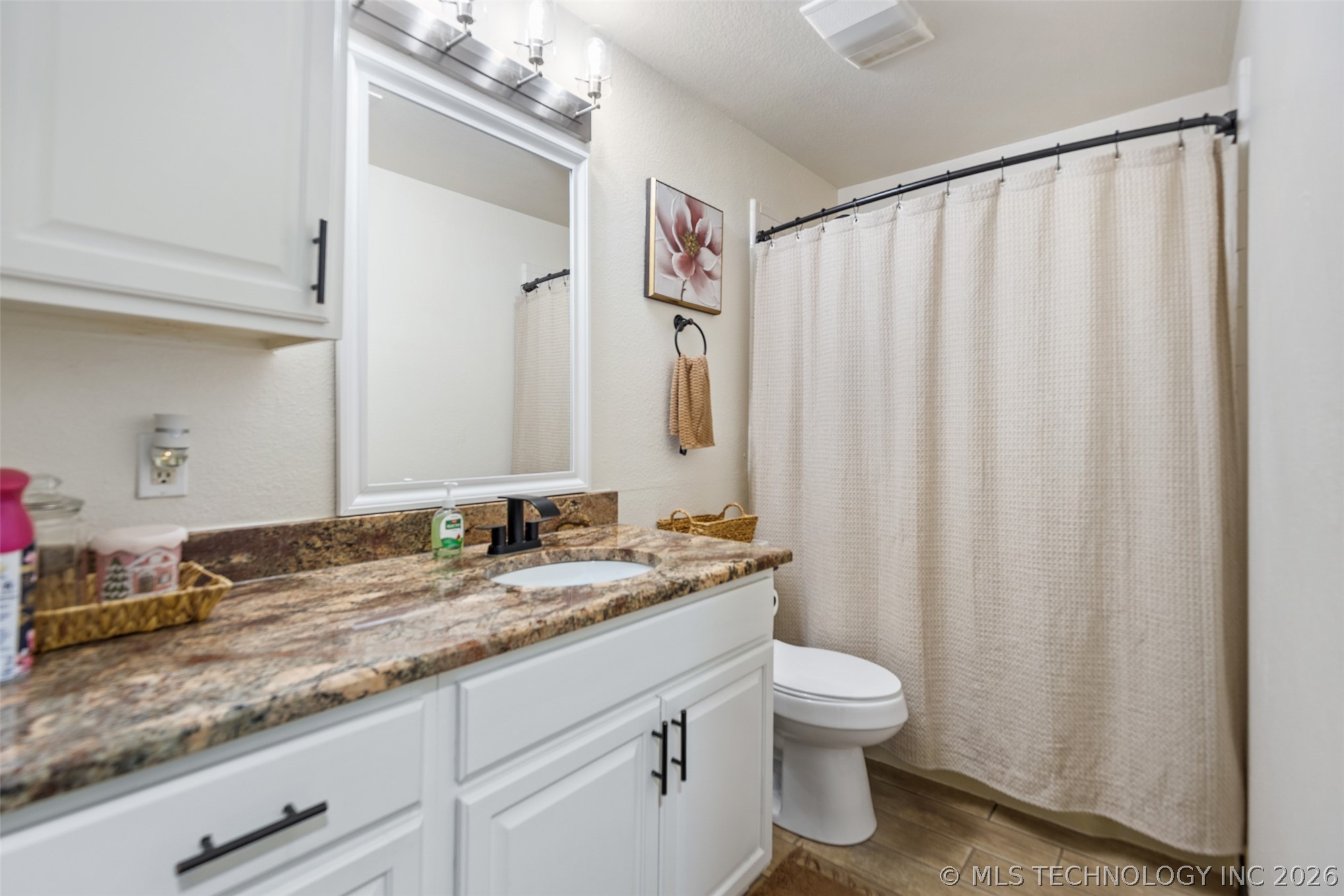 5911 E Reading Street Property Photo 11