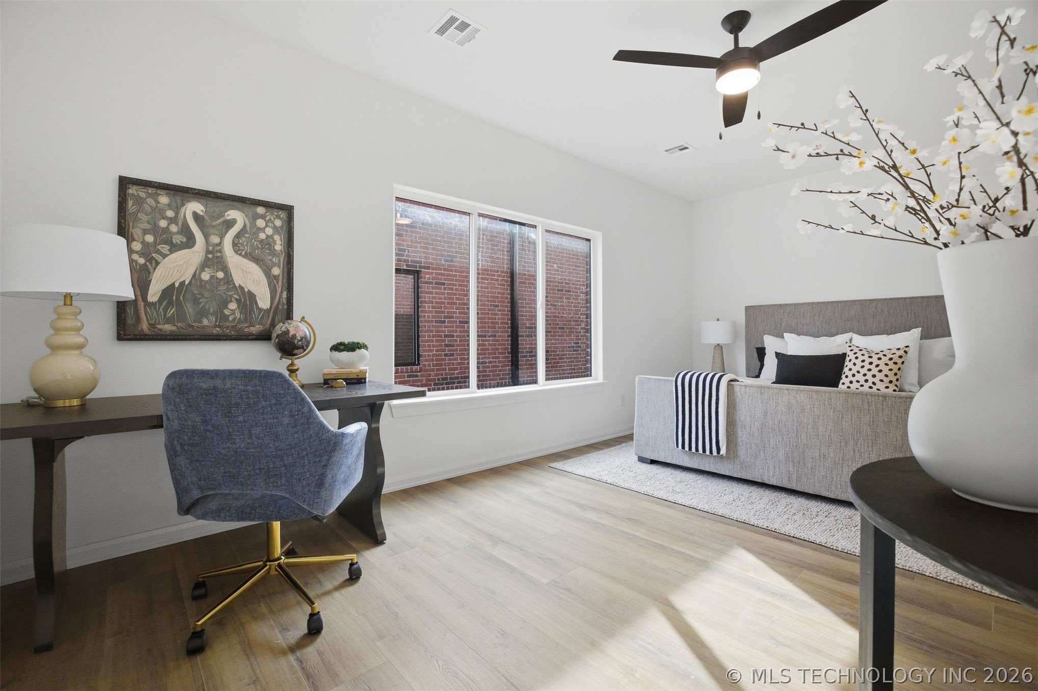 504 E B Street 2102 Property Photo 28