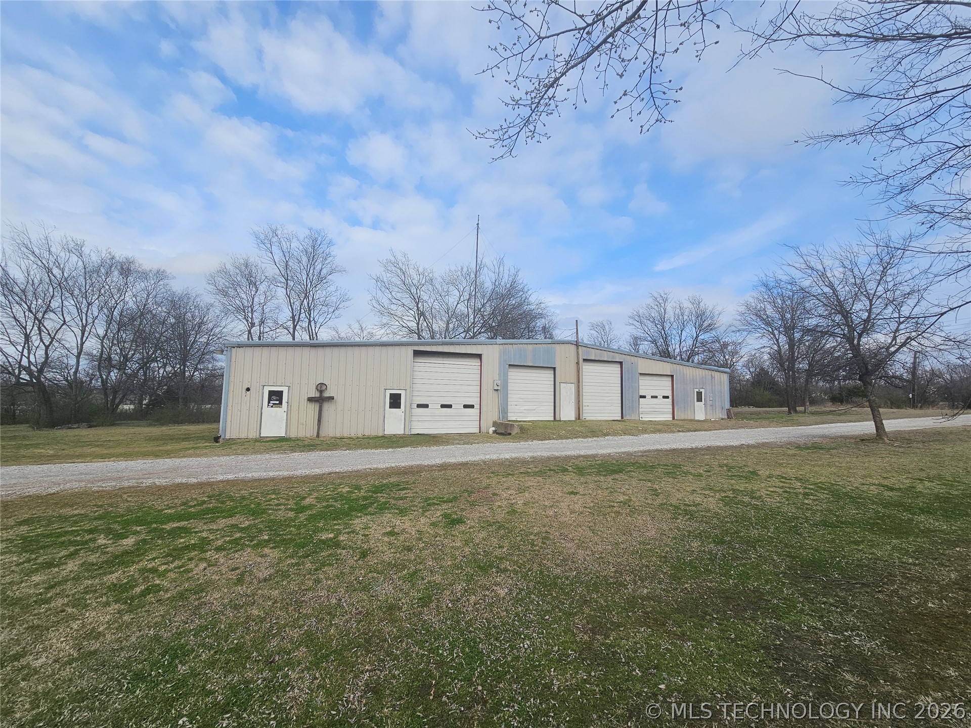20656 S 4180 Road Property Photo 3