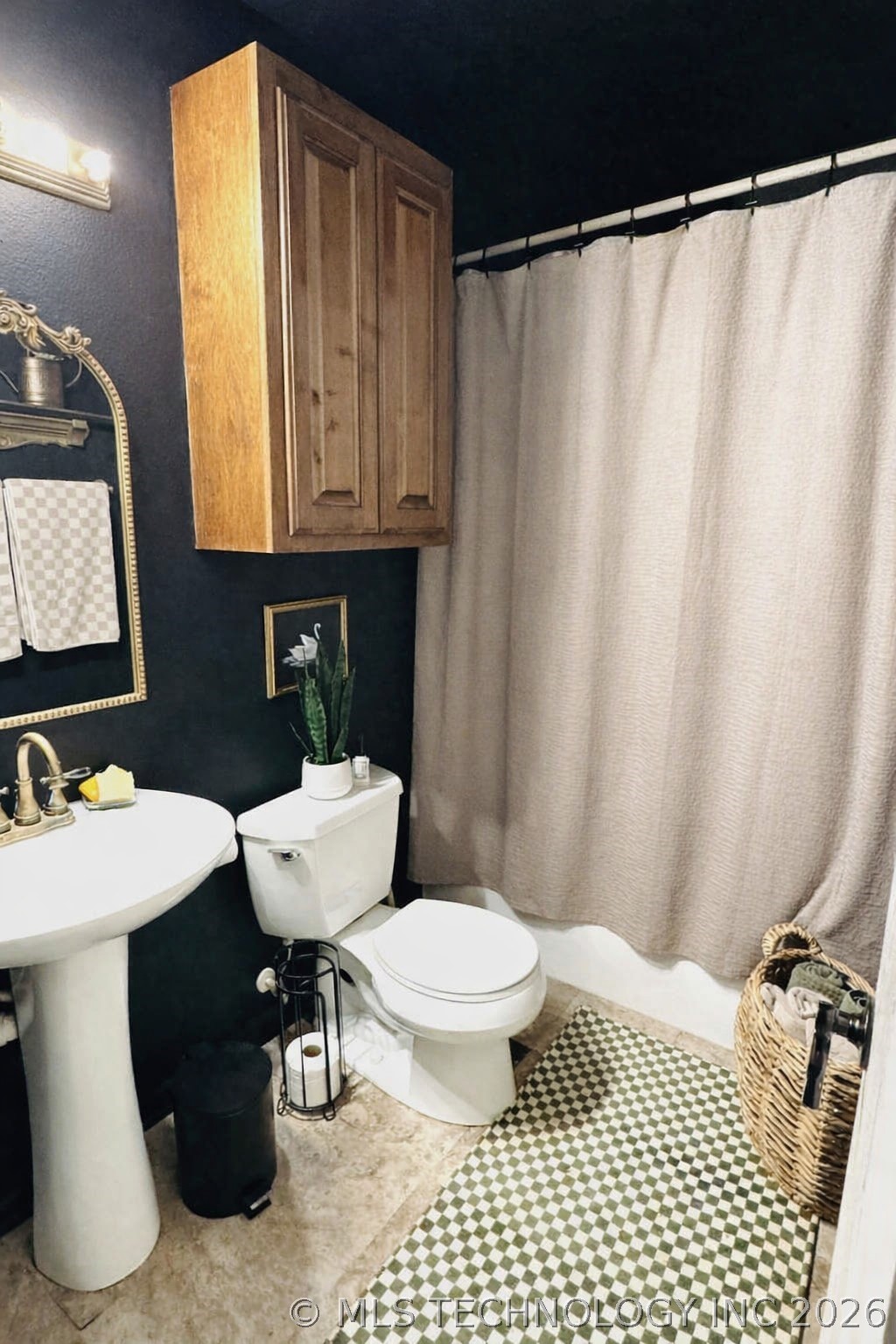 1717 W Center Street Property Photo 8