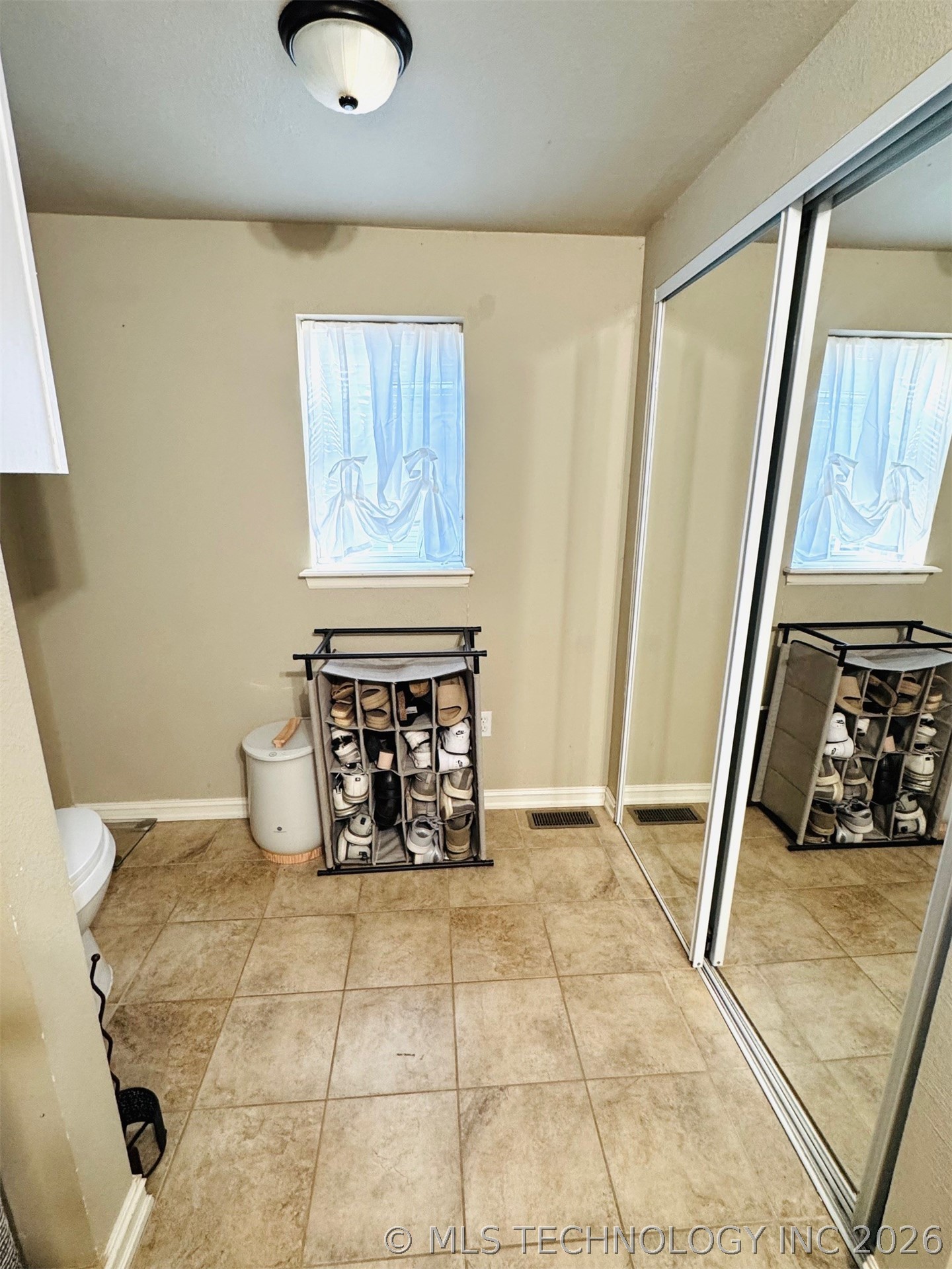 1717 W Center Street Property Photo 14