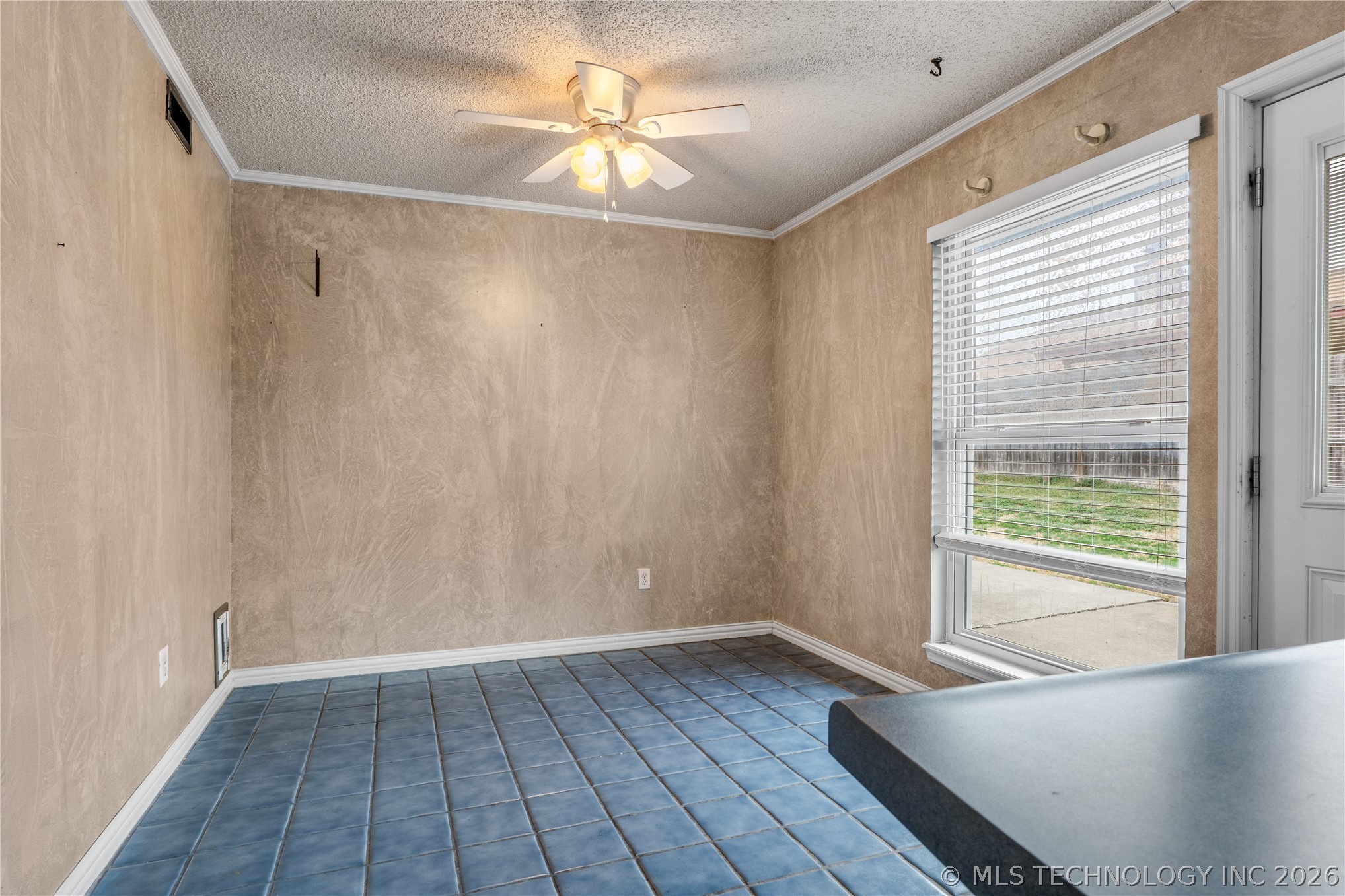 4208 W Vandalia Street Property Photo 7