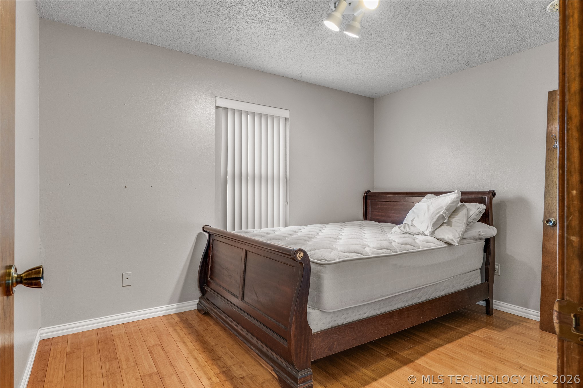 4208 W Vandalia Street Property Photo 9