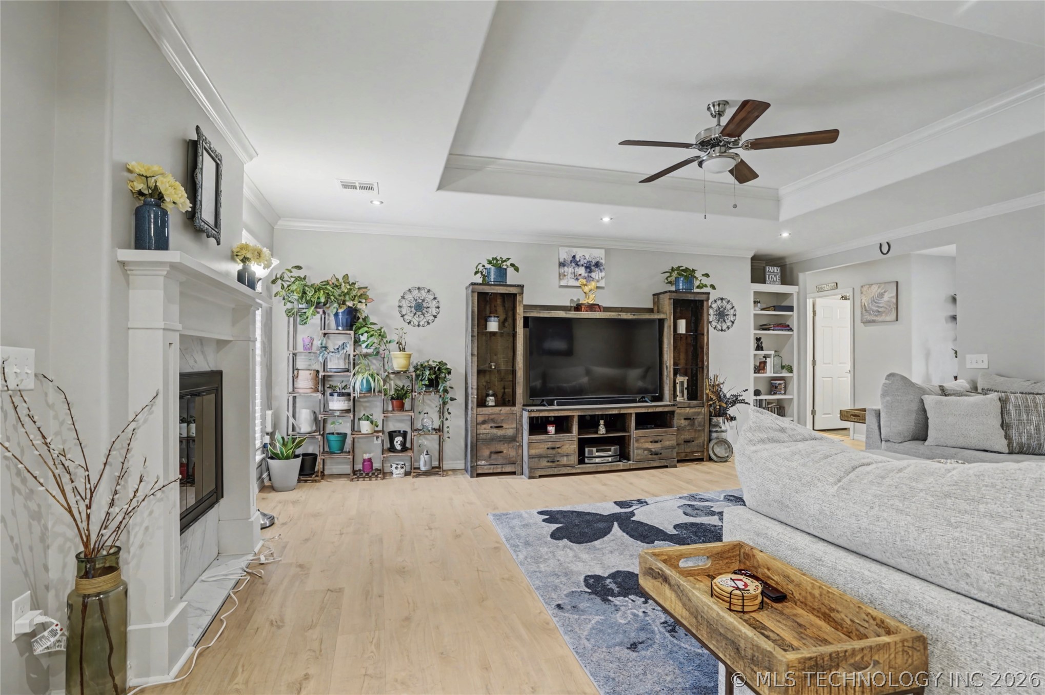 2516 W Broadway Street Property Photo 9