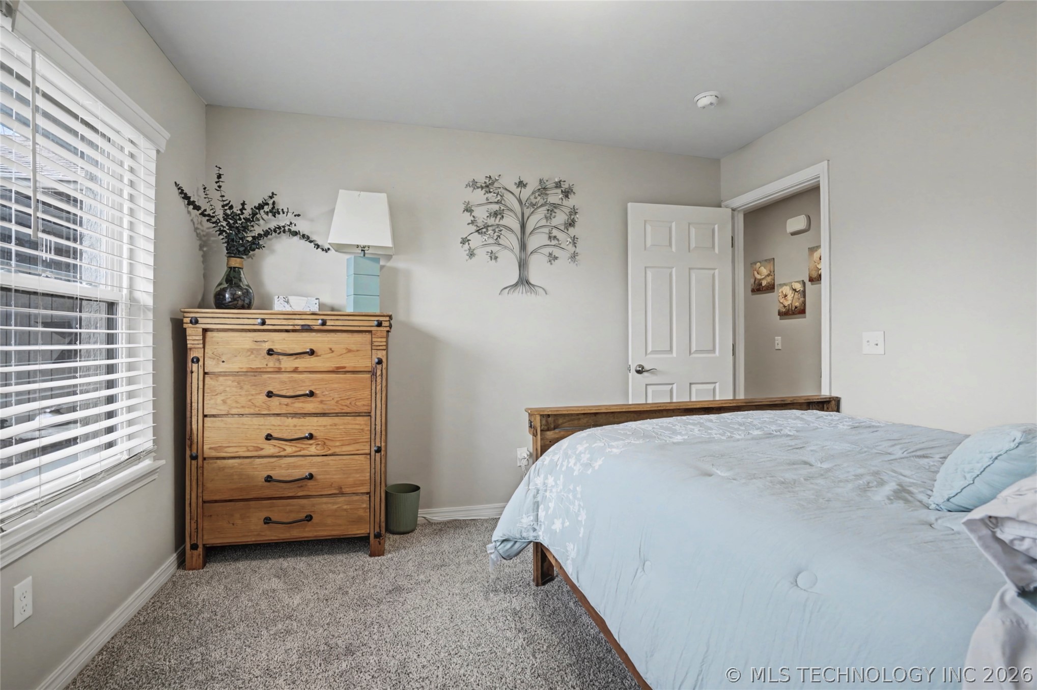 2516 W Broadway Street Property Photo 22