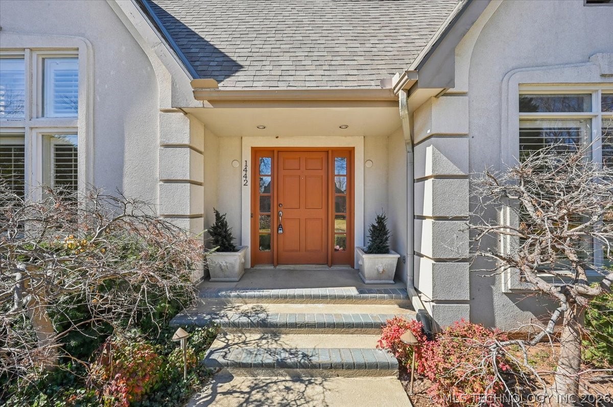 1442 S Newport Avenue Property Photo 3