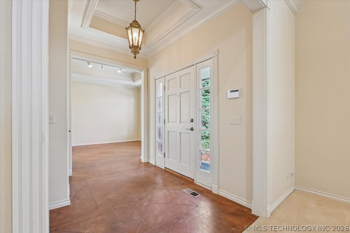 1442 S Newport Avenue Property Photo 4