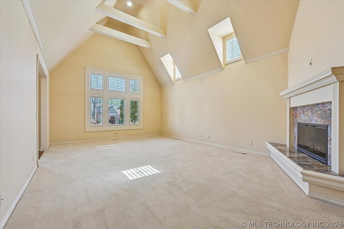 1442 S Newport Avenue Property Photo 8