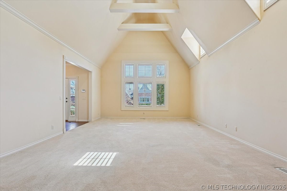 1442 S Newport Avenue Property Photo 9