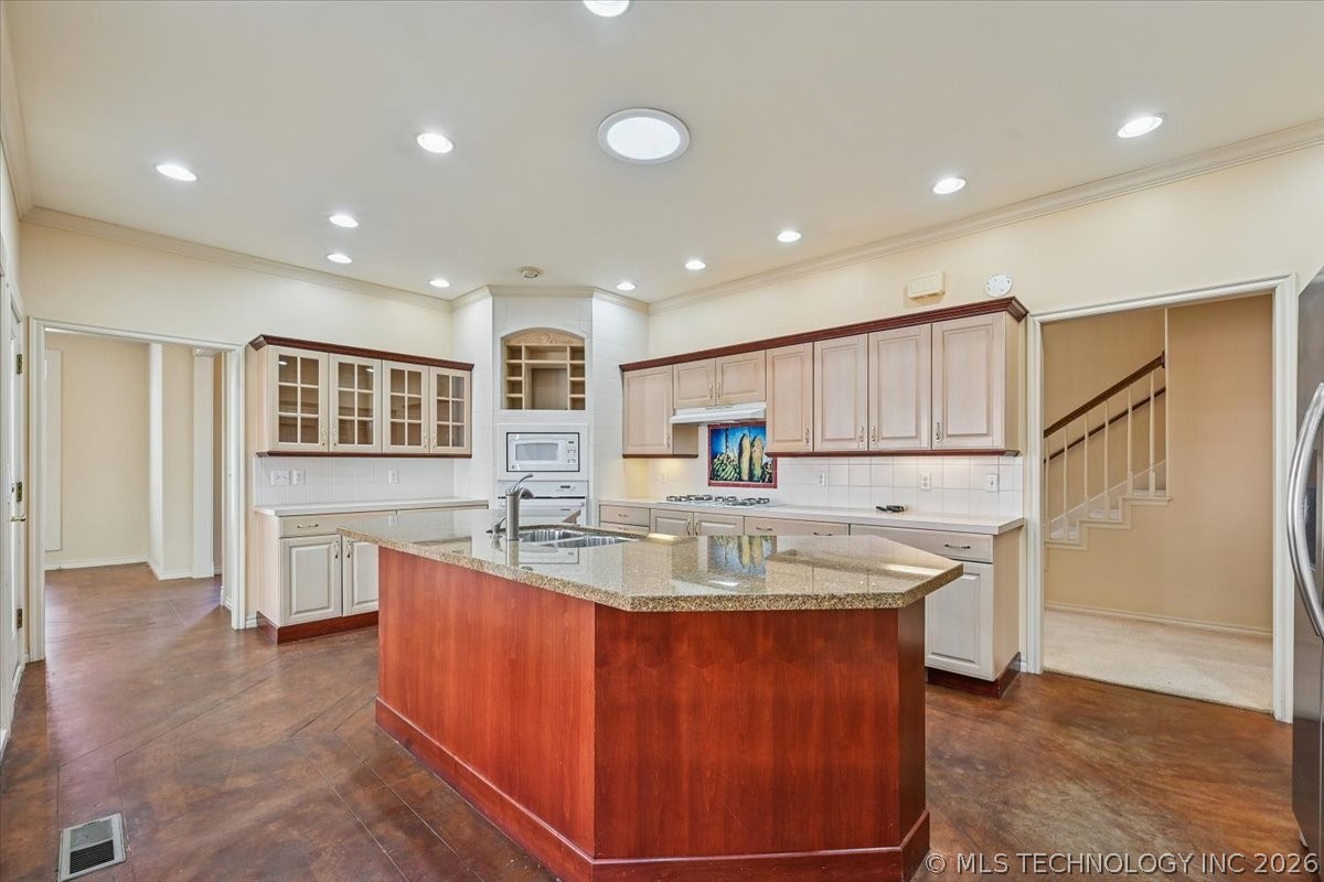 1442 S Newport Avenue Property Photo 14