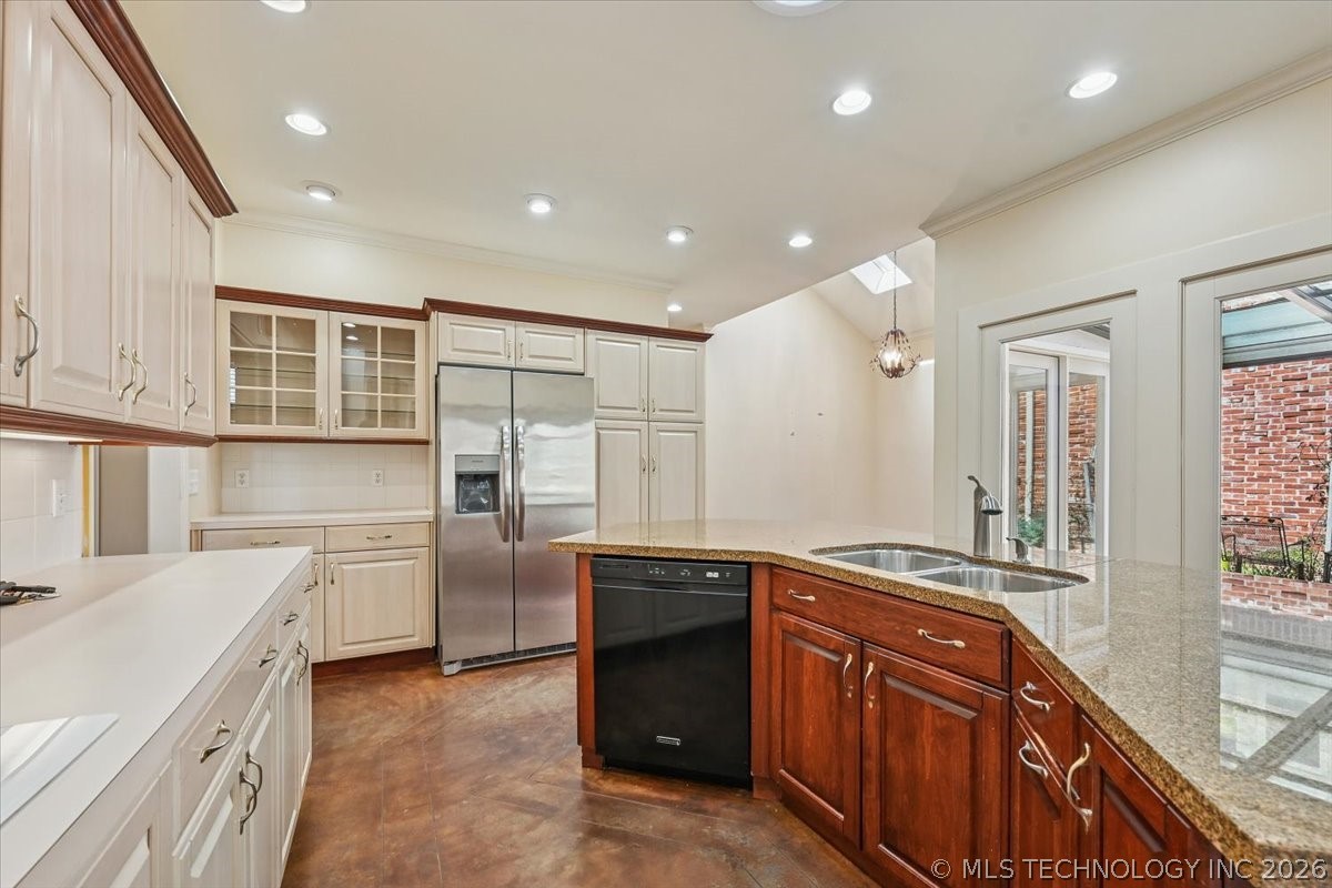 1442 S Newport Avenue Property Photo 17