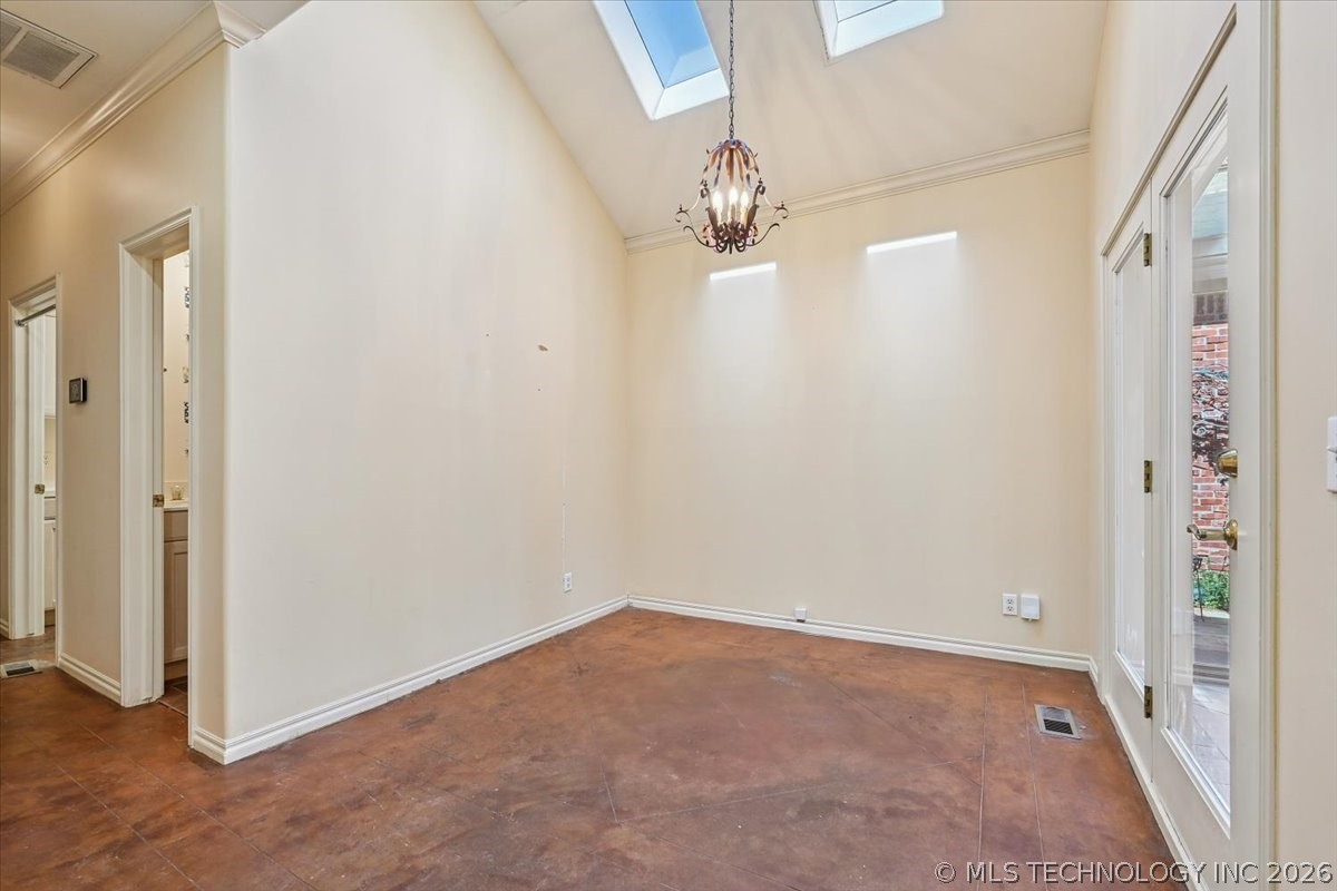 1442 S Newport Avenue Property Photo 18