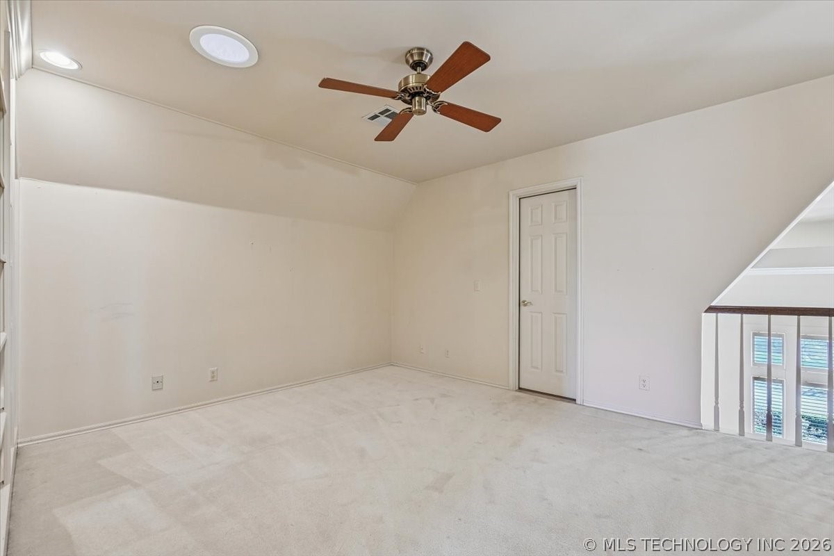1442 S Newport Avenue Property Photo 33