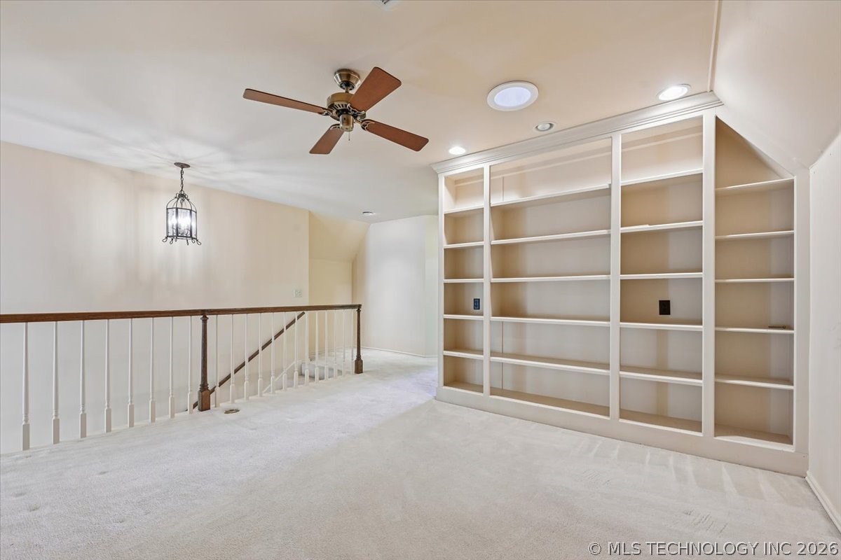 1442 S Newport Avenue Property Photo 34