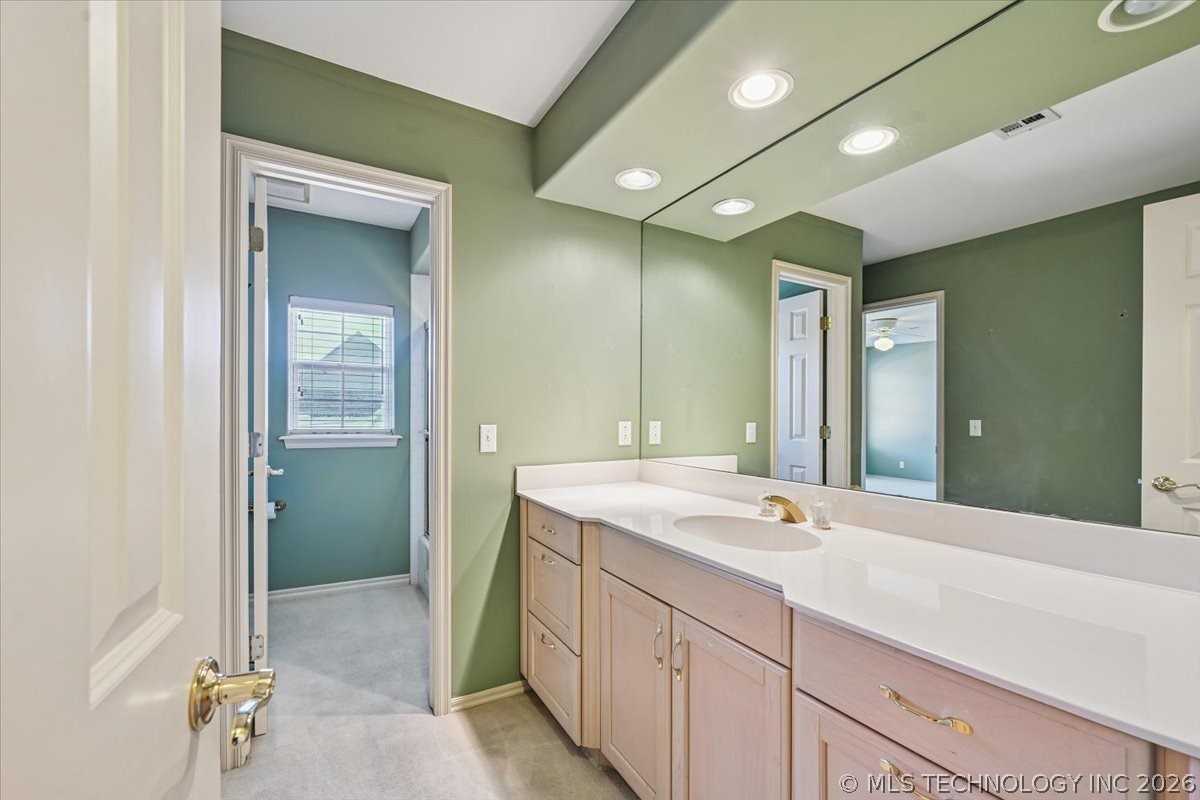 1442 S Newport Avenue Property Photo 38
