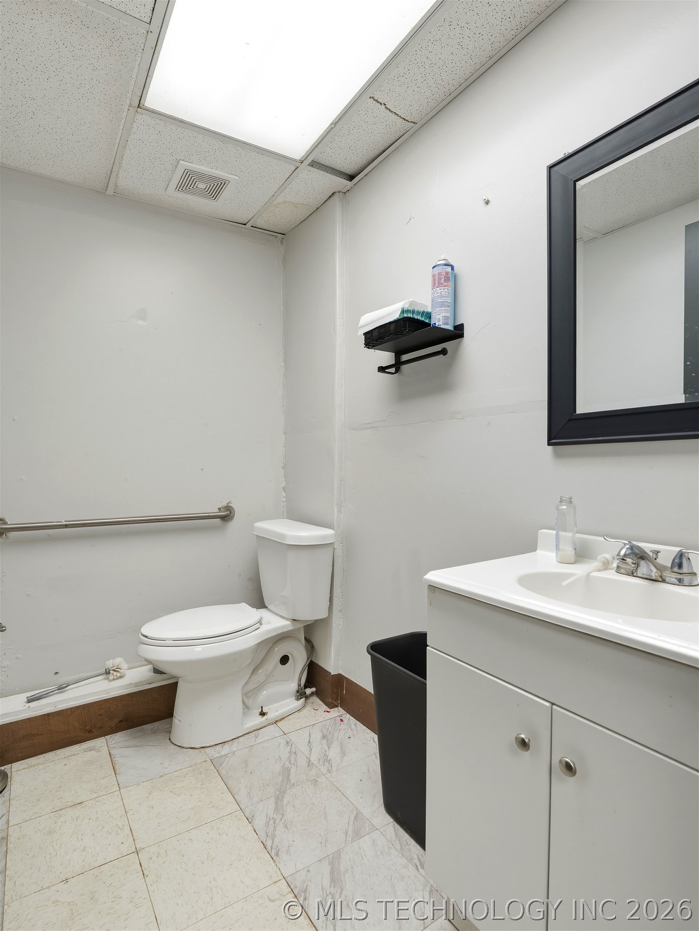 210 E Main Property Photo 56
