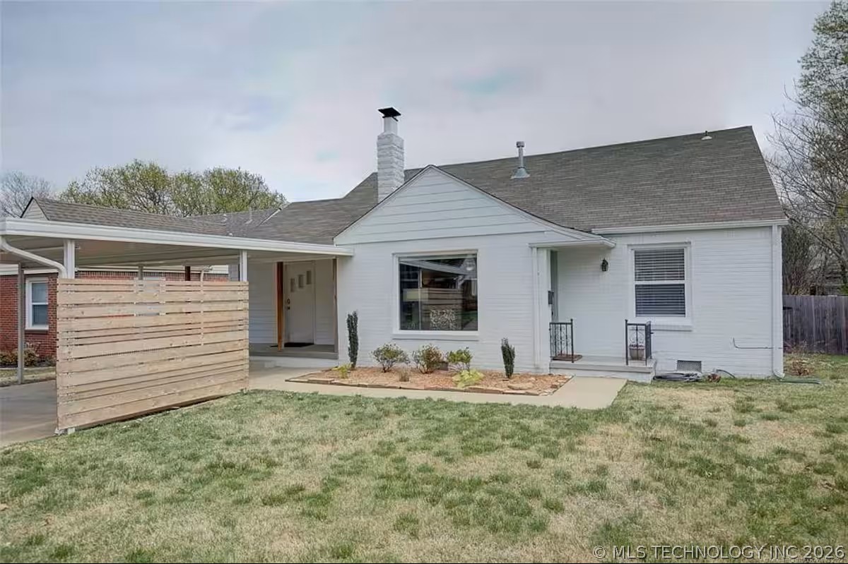 1727 S Knoxville Avenue Property Photo 2