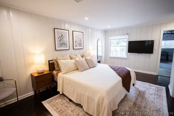 1727 S Knoxville Avenue Property Photo 18
