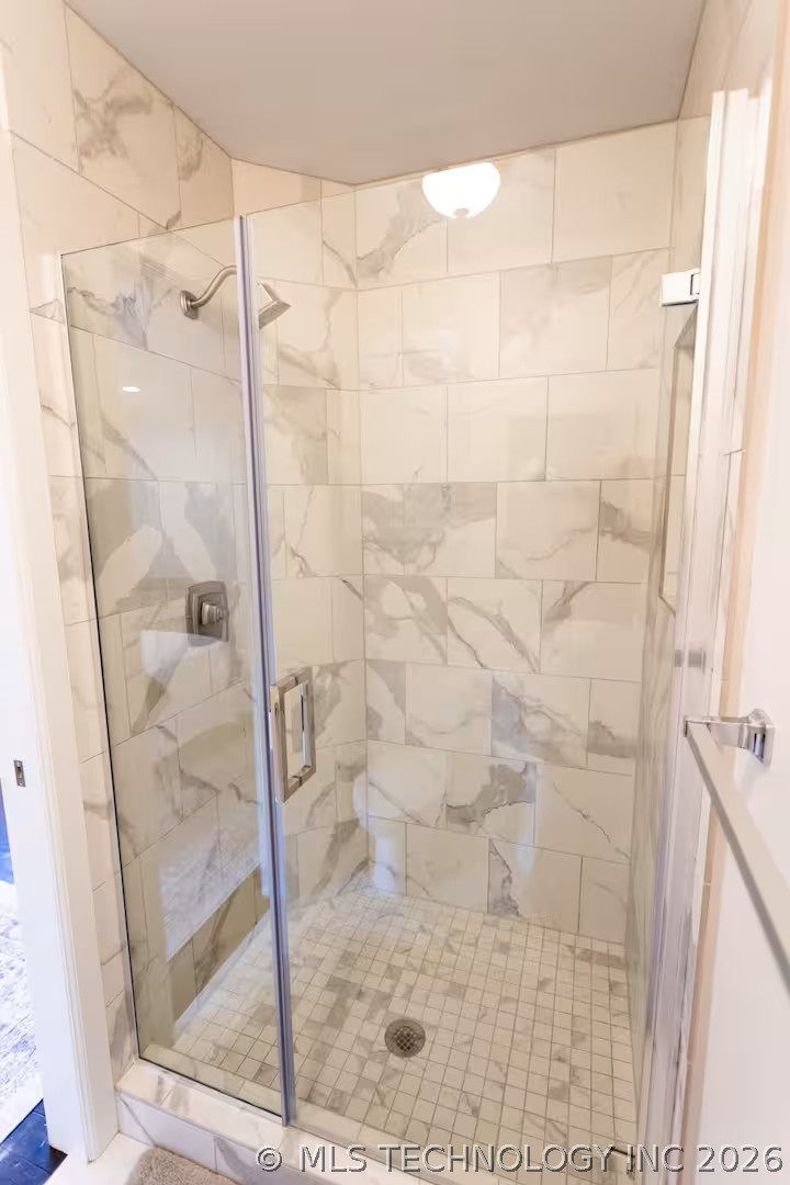1727 S Knoxville Avenue Property Photo 25