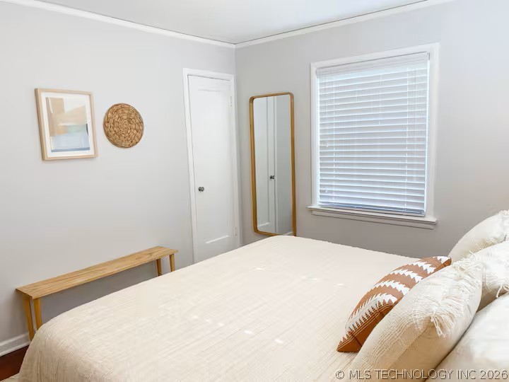 1727 S Knoxville Avenue Property Photo 28