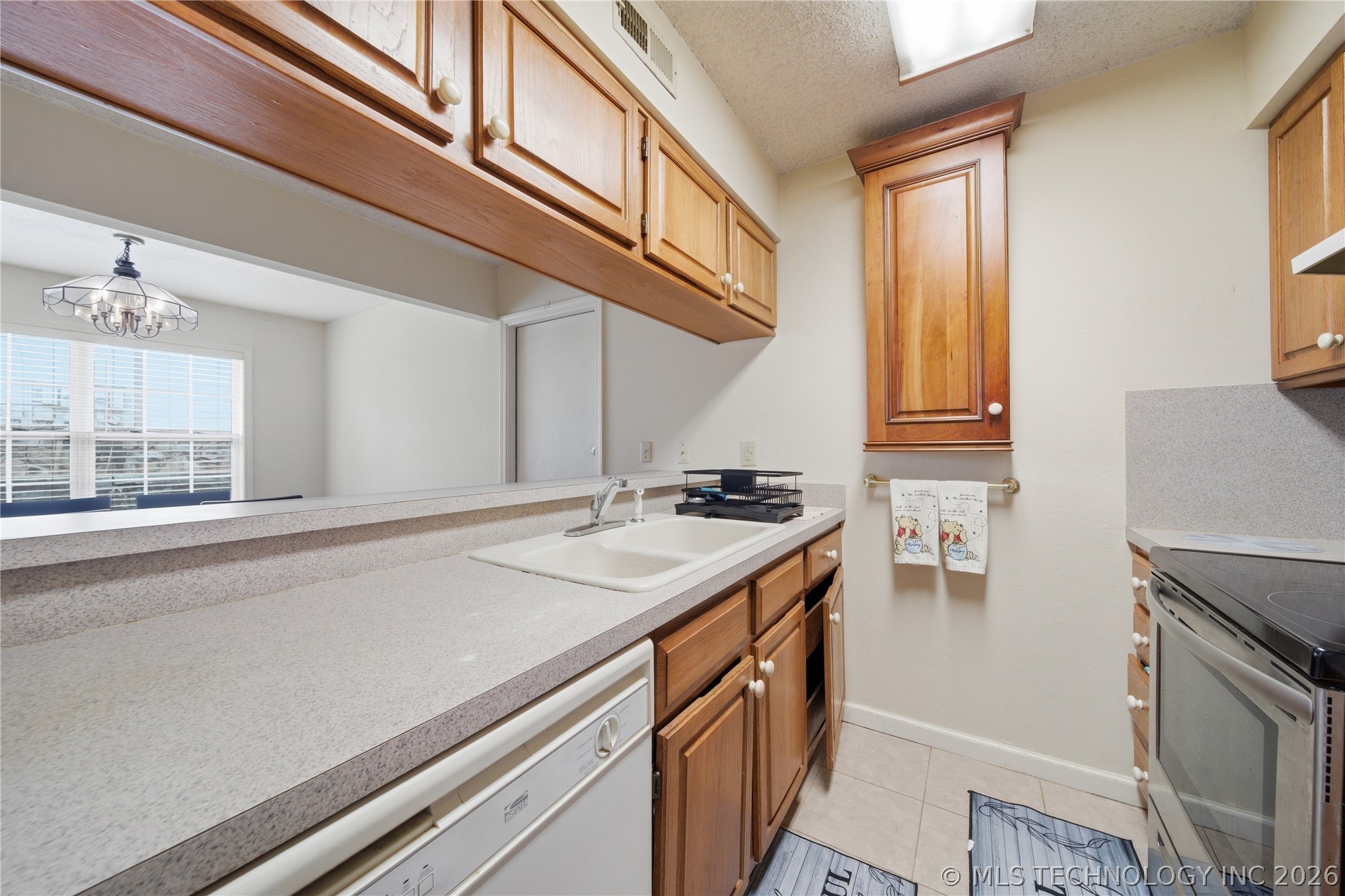 6760 S 78th East Avenue Property Photo 11