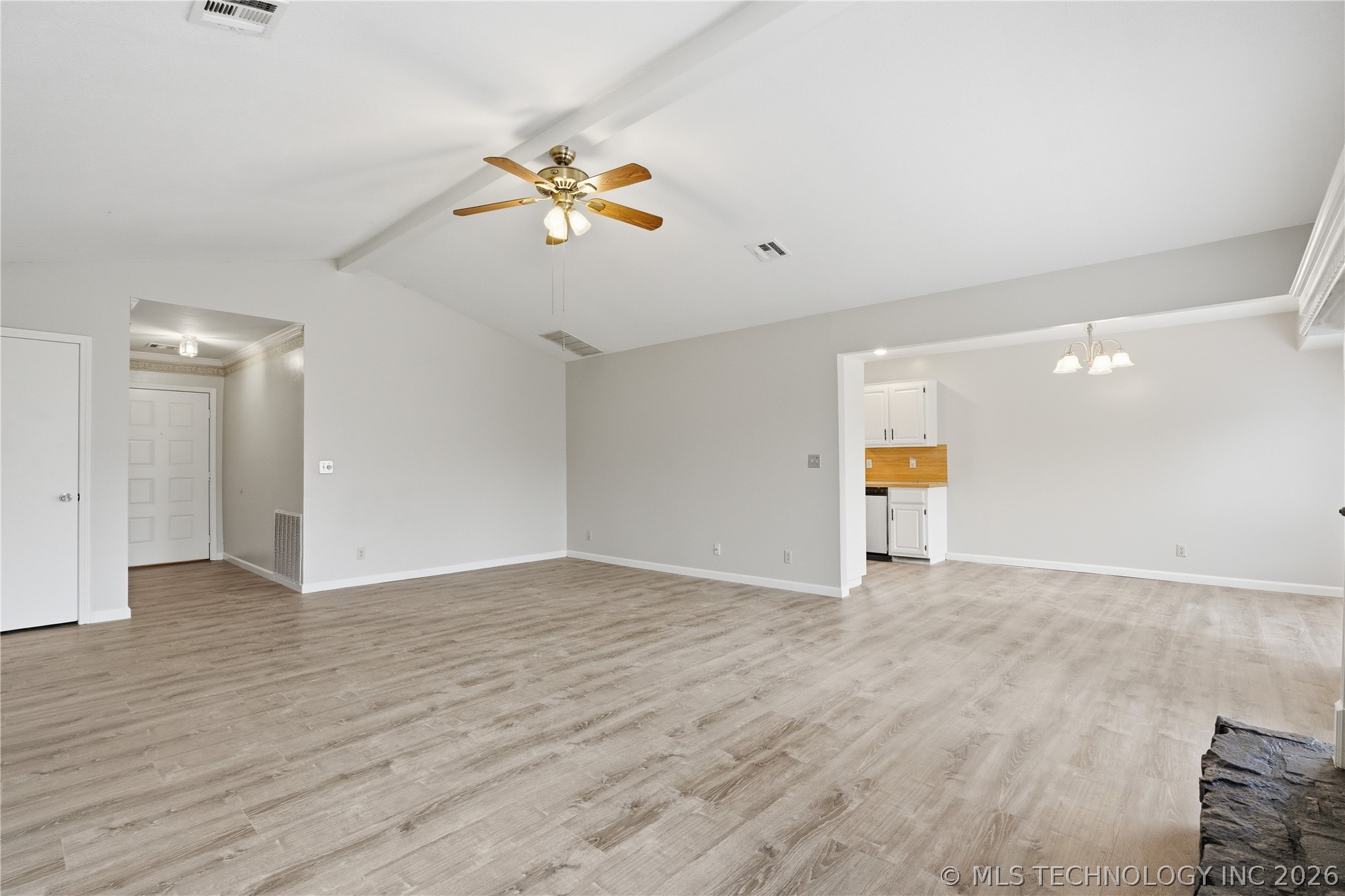 1716 N Butternut Avenue Property Photo 6