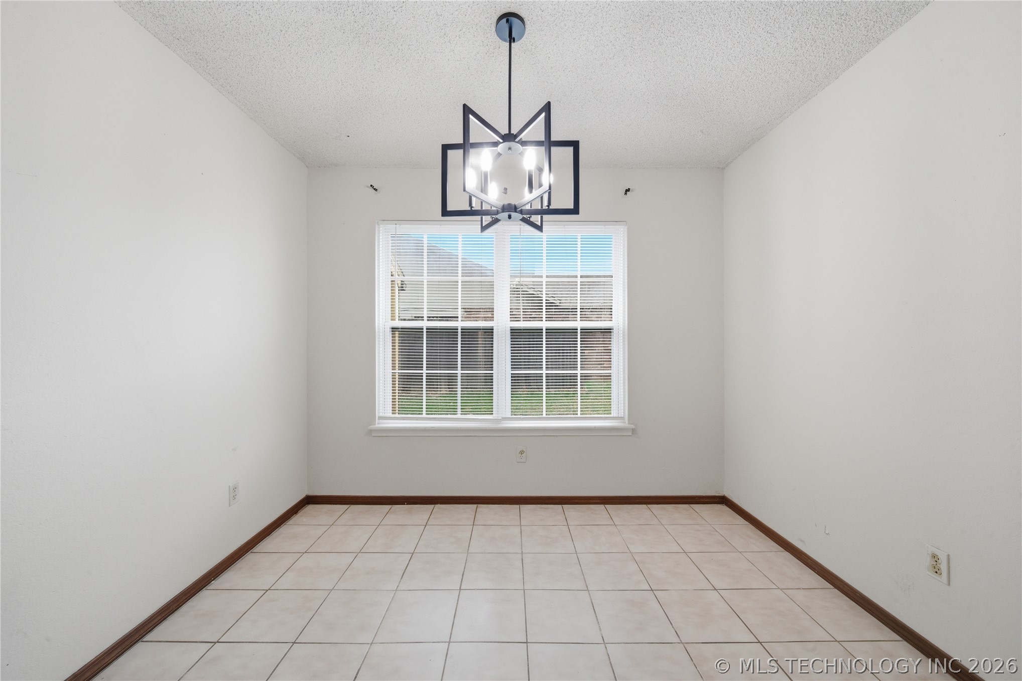 6738 S 78th East Avenue Property Photo 10