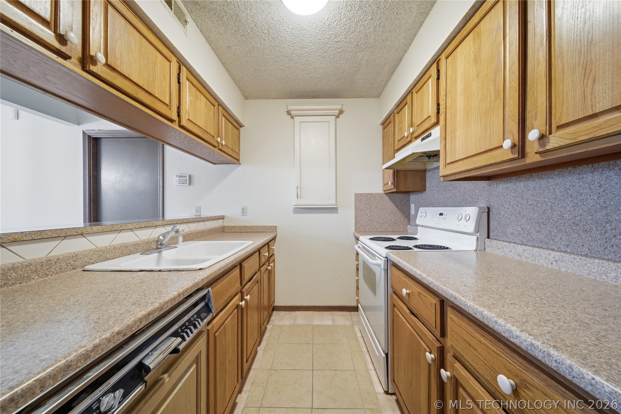 6738 S 78th East Avenue Property Photo 12