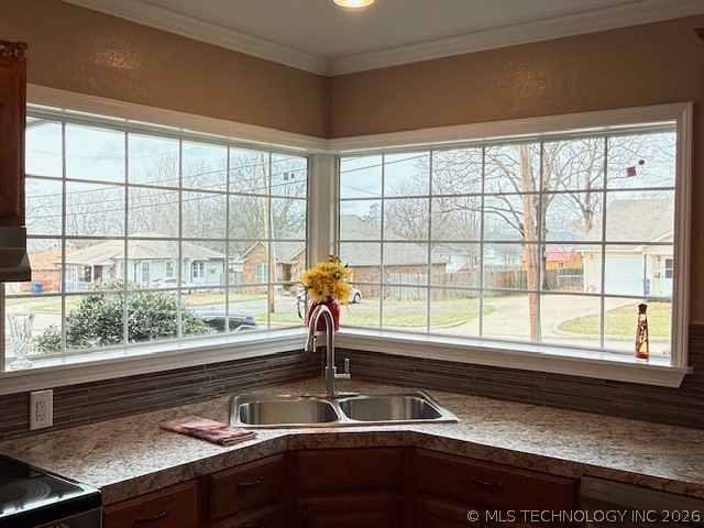 308 E South Property Photo 11