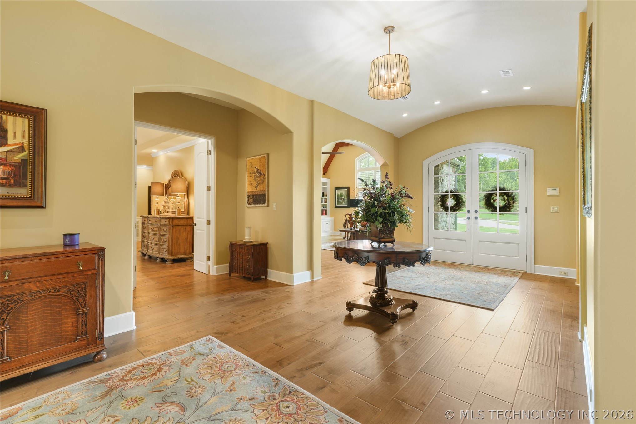 3821 Country Club Circle Property Photo 4