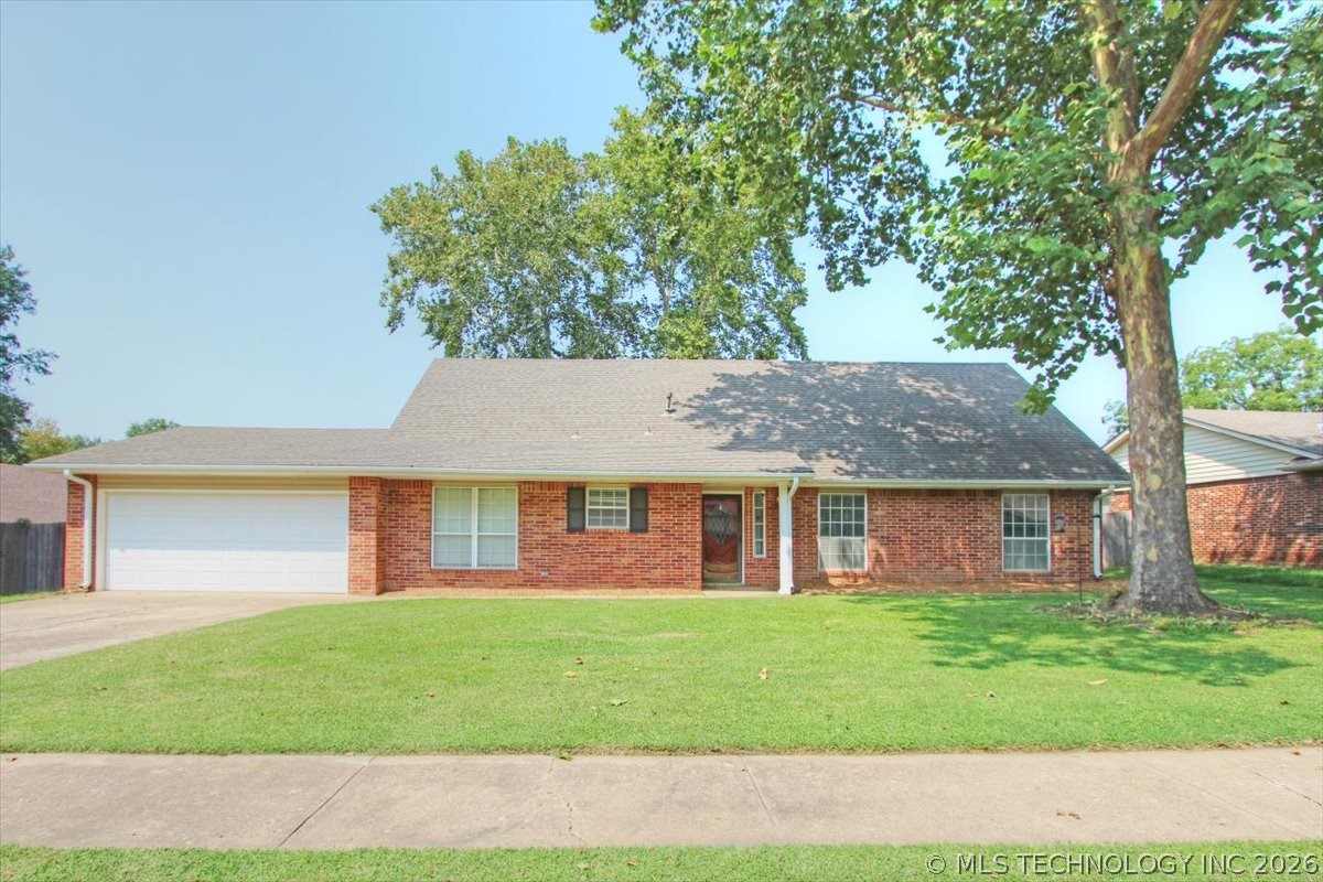 2408 Chapel Hill Court Property Photo 1
