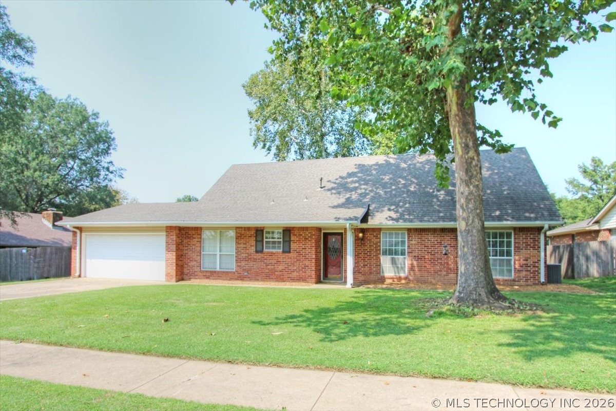 2408 Chapel Hill Court Property Photo 3