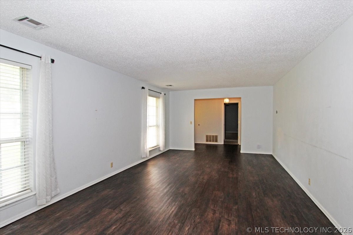 2408 Chapel Hill Court Property Photo 7