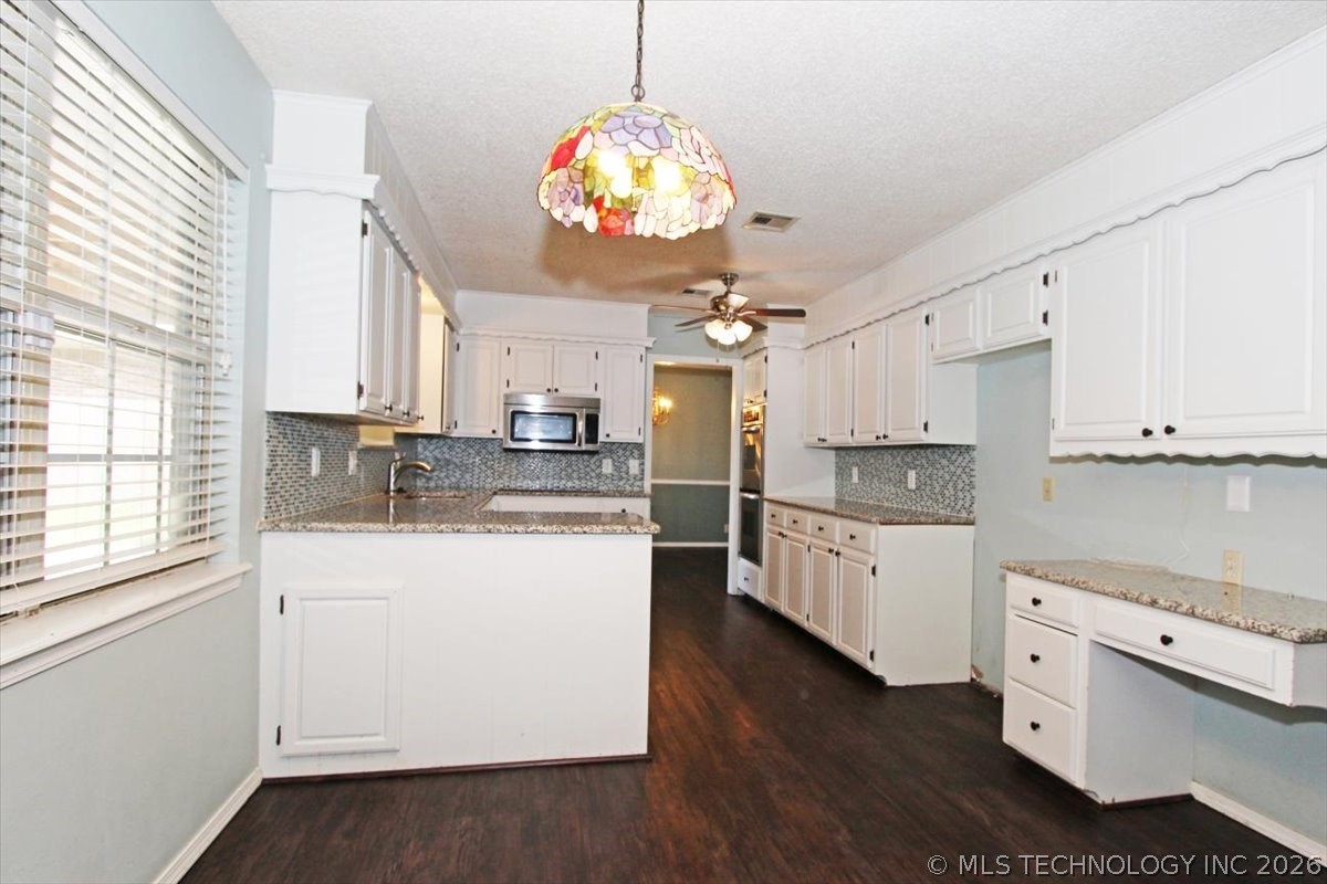2408 Chapel Hill Court Property Photo 10