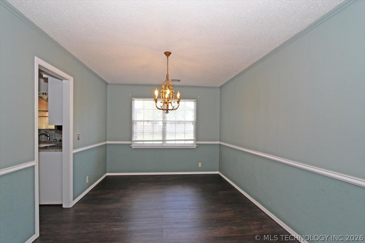 2408 Chapel Hill Court Property Photo 13