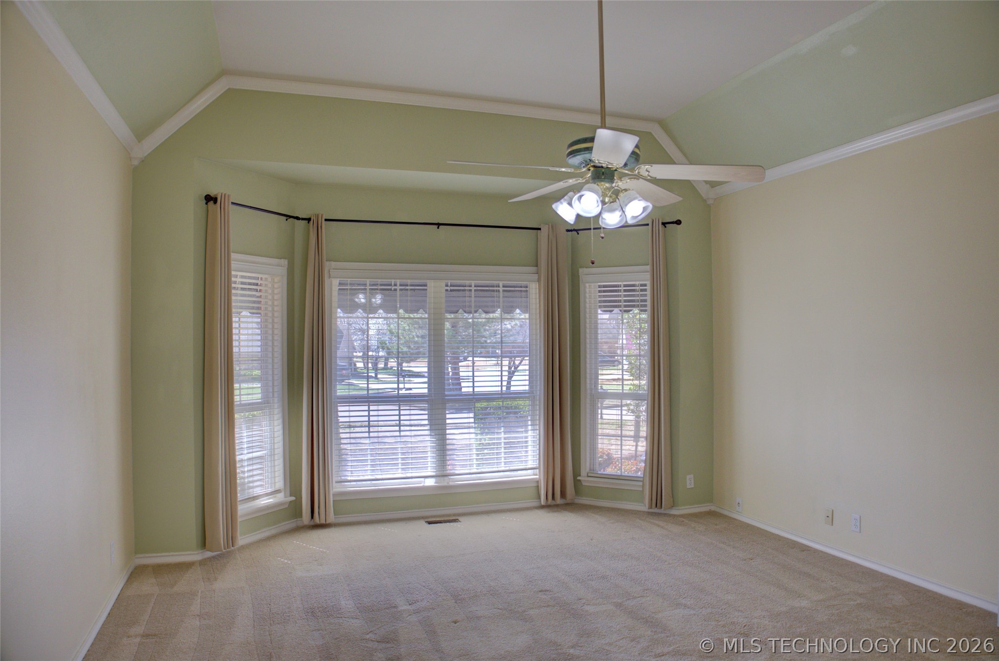 10305 E 90th Street North Property Photo 38